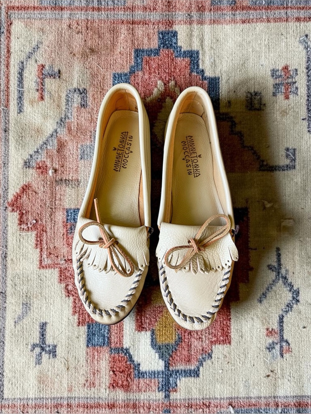 Minnetonka 67 Deerskin Kilty Moccasin in Soft Champagne